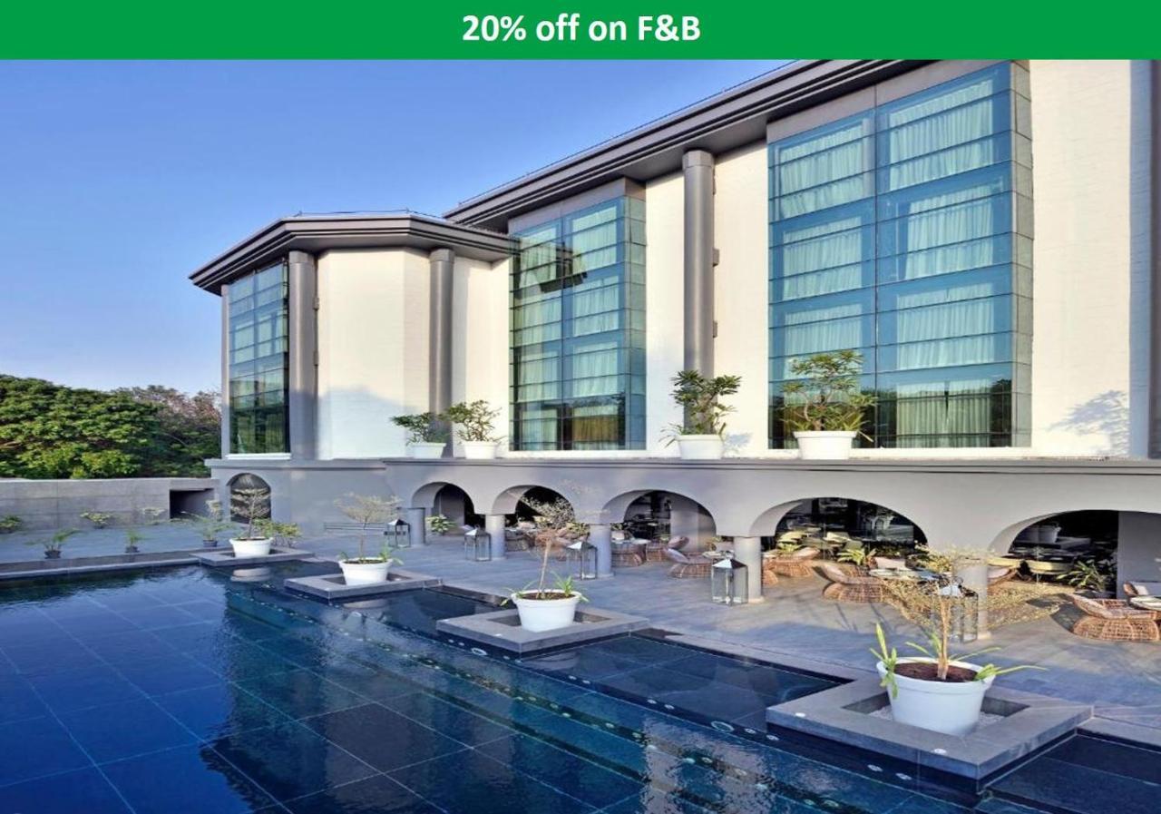 Radisson Blu Atria Bengaluru Hotel Exterior photo The Park, New Delhi