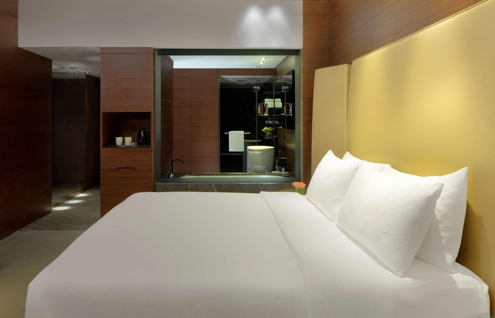 Radisson Blu Atria Bengaluru Hotel Exterior photo A room at the hotel