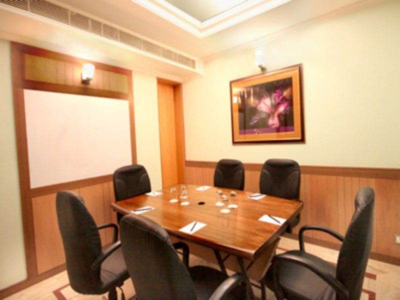 Radisson Blu Atria Bengaluru Hotel Exterior photo A meeting room