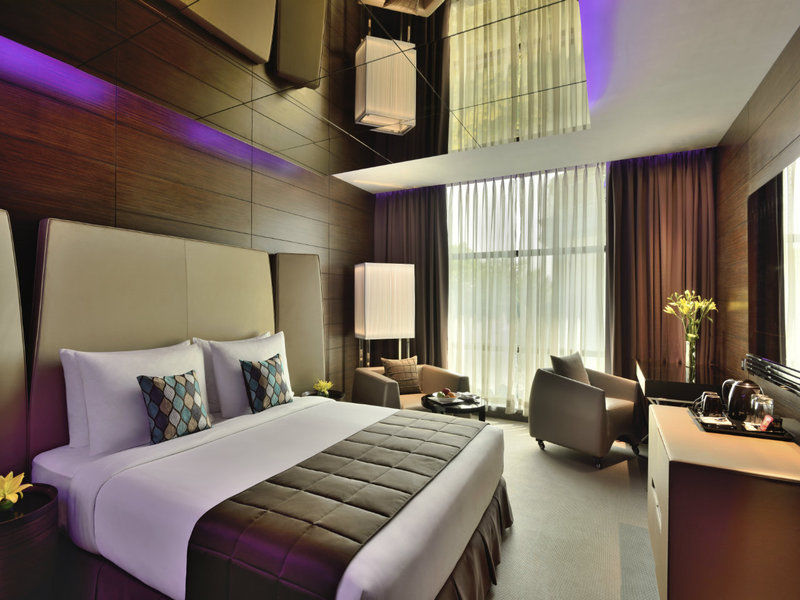 Radisson Blu Atria Bengaluru Hotel Exterior photo Deluxe Room