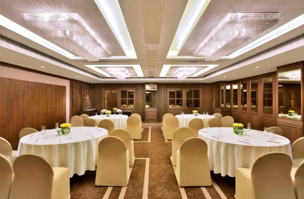Radisson Blu Atria Bengaluru Hotel Exterior photo The Royal